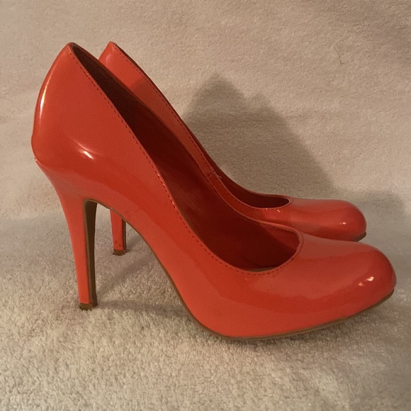 Bright Coral coloured pumps - Picture 2 of 5